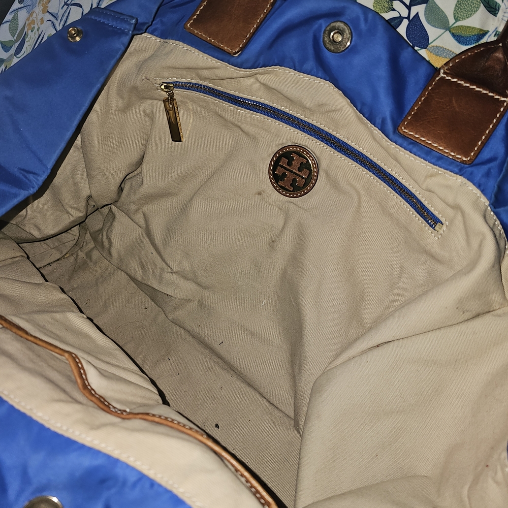 Tory Burch Blue and Coral Totes - Picture 13 of 13